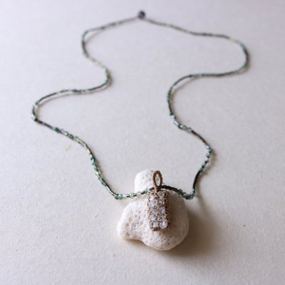 画像1: 糸と鉱物　グリフィンコードのペンダント 　６０ｃｍ (1)